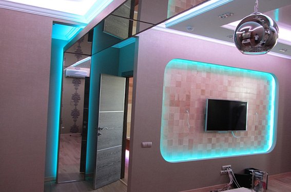 Многоцветная (RGB) подсветка в квартире с несколькими зонами